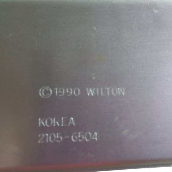 Vintage Wilton Football Cake Pan Aluminum Football Cake Mold 1990 2705-6504 - Picture 6 of 6